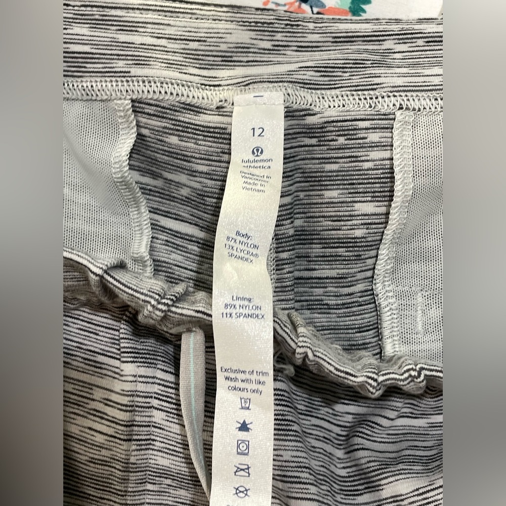lululemon - Picture 4 of 5